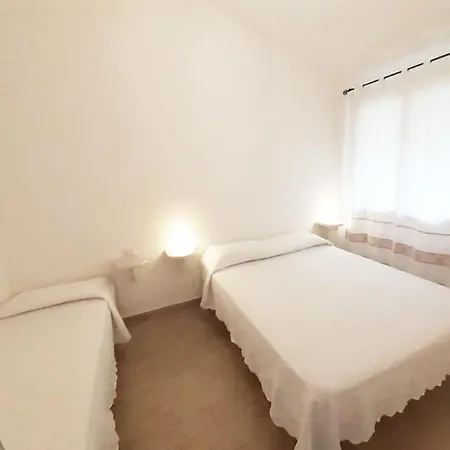 Simplistic In With Garden Apartman *