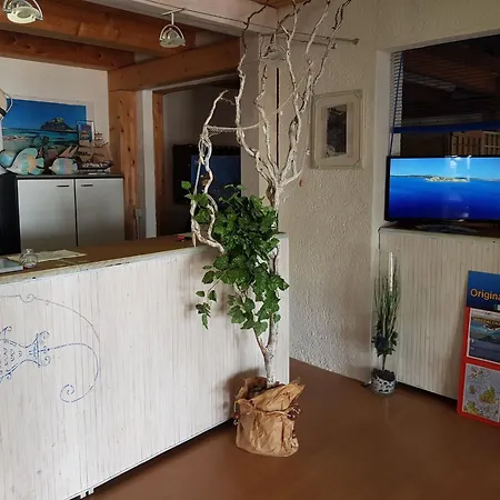 Simplistic In With Garden Apartmán
