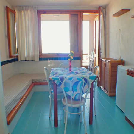 Apartman Simplistic In With Garden *