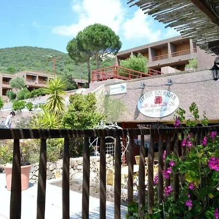 Apartman Simplistic In With Garden