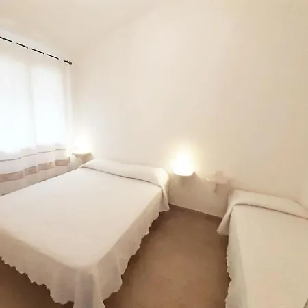 Simplistic In With Garden Olbia